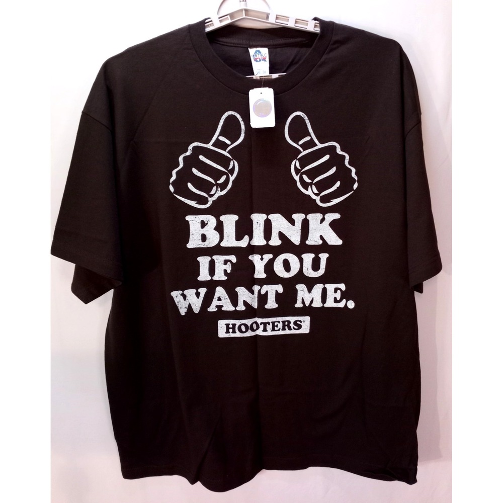 Hooters Blink If You Want Me Men's T-Shirt, 2XL, Brown, New